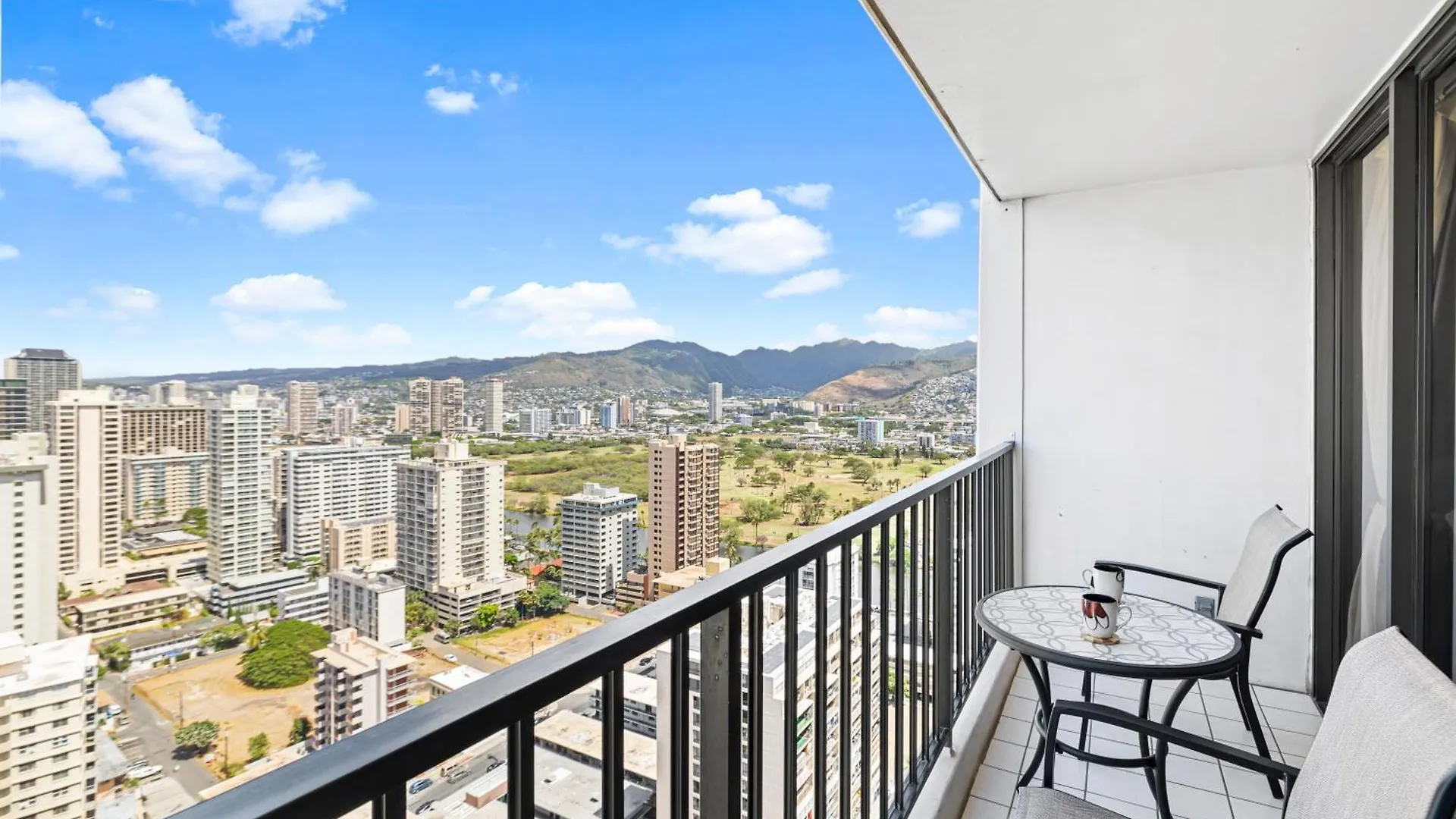 Waikiki Banyan T1-3204 Apartment Honolulu